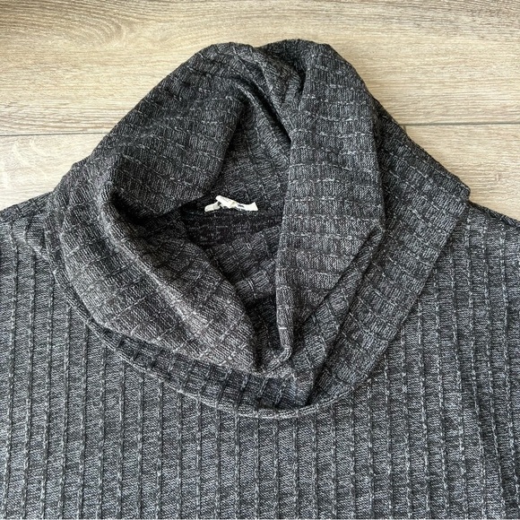 Umgee Grey Ribbed Knit Cowl Neck Lagenlook Tunic Top - Picture 6 of 14